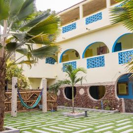 Hotel Mimosa Airport, hotel i Toubab Dialaw