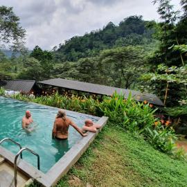 Sinharaja Forest Gate: Deniyaya şehrinde bir otel