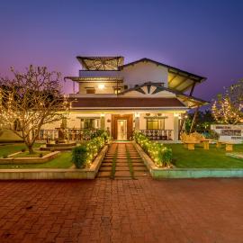 SaffronStays Adora Woods and Hills - 4BHK Murud Villa with Pool, Kids Pool & Beach Fun, Hotel in Murud
