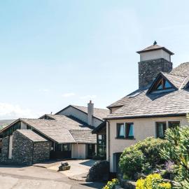 Westmorland Hotel Tebay, хотел в Тибей