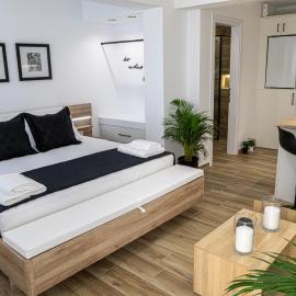 Sandra's luxury studio apartment – hotel w mieście Tolo