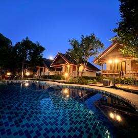 Siri Lagoona Resort, hotel v mestu Nong Prue