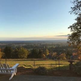 Spectacular Valley View in Wine Country, hotel en Newberg