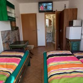 Pokoje goscinne DW Antom, hotel in Dźwirzyno