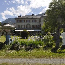 Hotel Du Parc - Manoir Du Baron Blanc, hótel í Faverges