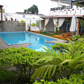 Centro Vacacional "El Pro", hotel v destinaci Puerto López