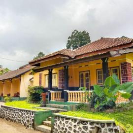 Nguntara Gati, hotel sa Sleman