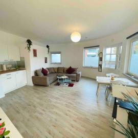 Tiny Bungalow, Check-In Kontaktlos, Zentral, Duisburg, hotel in Duisburg