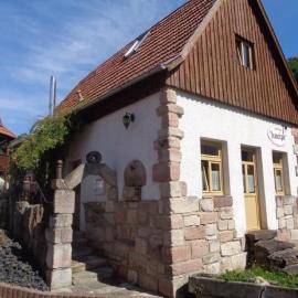 Ferienhaus Zur kleinen Kneipe, Hotel in Fladungen