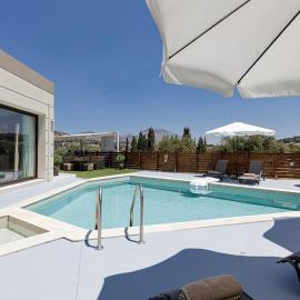 Villa Chnaris - Private Pool and Sauna