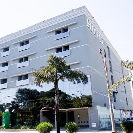 HOTEL BOMBONATO UBERABA - Fácil Acesso ao Aeroporto e parque de Exposições ABCZ, hotel in Uberaba