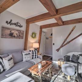 2 Mi to Dtwn Banner Elk! Couples Retreat w/ Deck