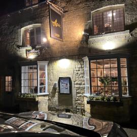 Siam cottage guesthouse over 300 years old with Thai restaurant, ξενοδοχείο σε Moreton in Marsh