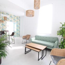Hostal Tropical, hotell i Motril