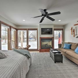 Pet-Friendly Retreat w/ Deck: Steps to Marina!, hotell sihtkohas Wabasha