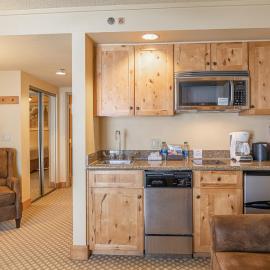 Grand Lodge Condo in the Heart of Mt Crested Butte, Hotel in Crested Butte