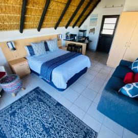 Shalom-self catering apartment, hotel in St Francis Bay