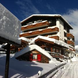 Hotel Etoile, hotel di Saas-Fee