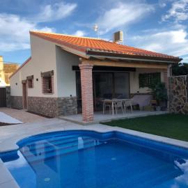 Acogedora casa rural con piscina particular Barlow TR-CC-00426