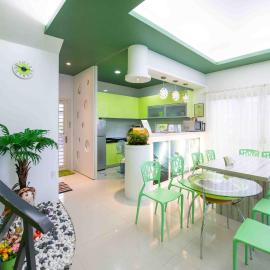 Fish Nest Villa 宜蘭魚窩Villa 親子包棟民宿 戲水池 歡唱 代訂晚餐: Dongshan şehrinde bir otel