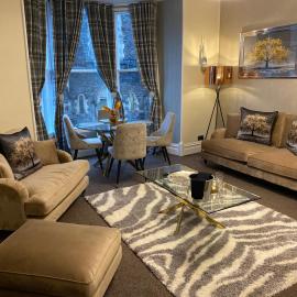 Merewyke Boutique Family Apartment Sleeps 4 , Only 5 Minutes Walk To Lake Windermere, hotell i Windermere