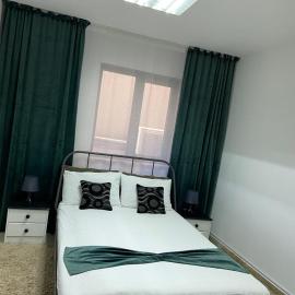 Aqua apartman satu mare، فندق في ساتو ماري