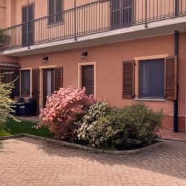 Cascina in Alto Piemonte / Piedmont countryhouse, hotel v mestu Lozzolo