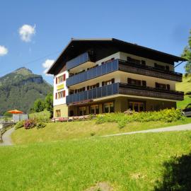 Haus Sonnberg, hotel din Mellau