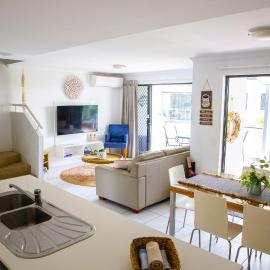 Tropical Getaway in 2 Bedroom Unit in 4 star Resort