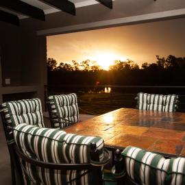 Feathers and Rest Villa on the banks of the Vaalriver, hotel in Parys