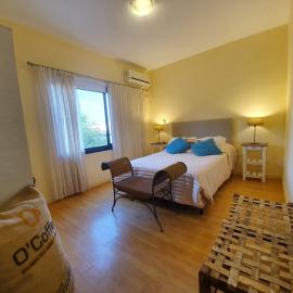 Arenas de Colón, hotel in Colón