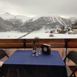 LE COSY aux pieds des pistes appartement avec balcon PLEIN CENTRE