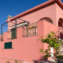 Villa Delfin, hotel di Vis