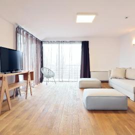 Living In Aparthotel, hotel u gradu Oradea