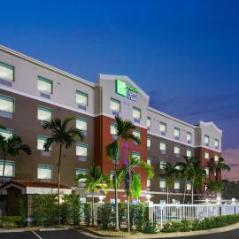 Holiday Inn Express & Suites Pembroke Pines-Sheridan St by IHG, hotel din Pembroke Pines
