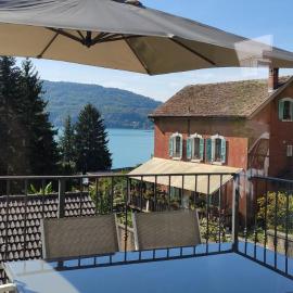 Veyrier du lac petite maison proche d'Annecy, hotel in Veyrier-du-Lac