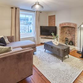 Host & Stay - Sleepers @ No.8, Hotel in Pickering