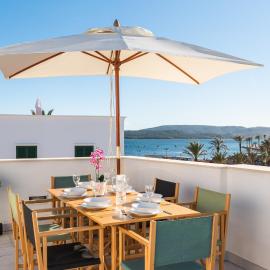 Villa La Plaza by Escape Home, hotel en Fornells
