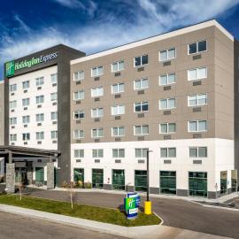 Holiday Inn Express & Suites - Brandon by IHG, хотел в Брандън