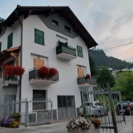 Casa Stefani, Hotel in Commezzadura
