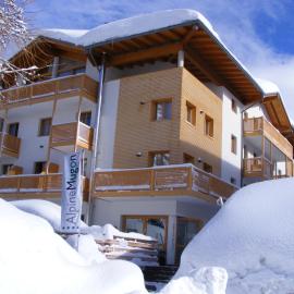 Hotel Alpine Mugon, hótel í Vason