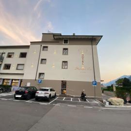 Hotel Shangri-La, hotel en Ala