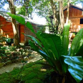 Santi Garden Bungalows, hotel em Iboih