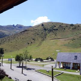 Appartement 4-5 personnes au pied des pistes de Val Louron, hotel en Génos