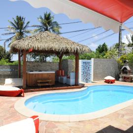 LA BAIE DES BAMBOUS, hotel din Le Moule