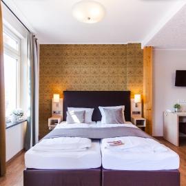 Weinhotel Mayer, hotel em Zell an der Mosel