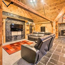 'Timberland Estates' Cabin: Close to Trails!, khách sạn ở Reedsville