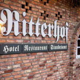Ritterhof Kampehl, готель у місті Neustadt
