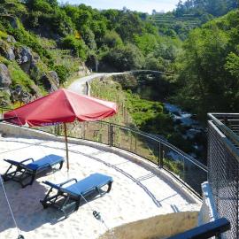 Stone House by Caima River with Pool, hotel in Vale de Cambra