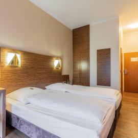 Sport- und Tagungshotel De Poort, хотел в Гох